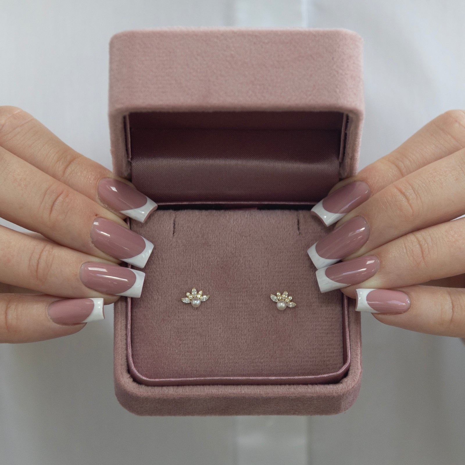 9ct gold pearl and crystal stud earrings in a pink velvet box 