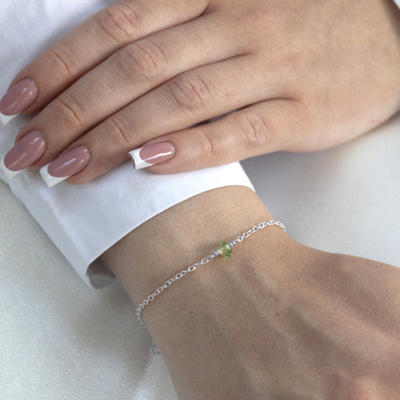 august birthstone bracelet silver with peridot crystal 