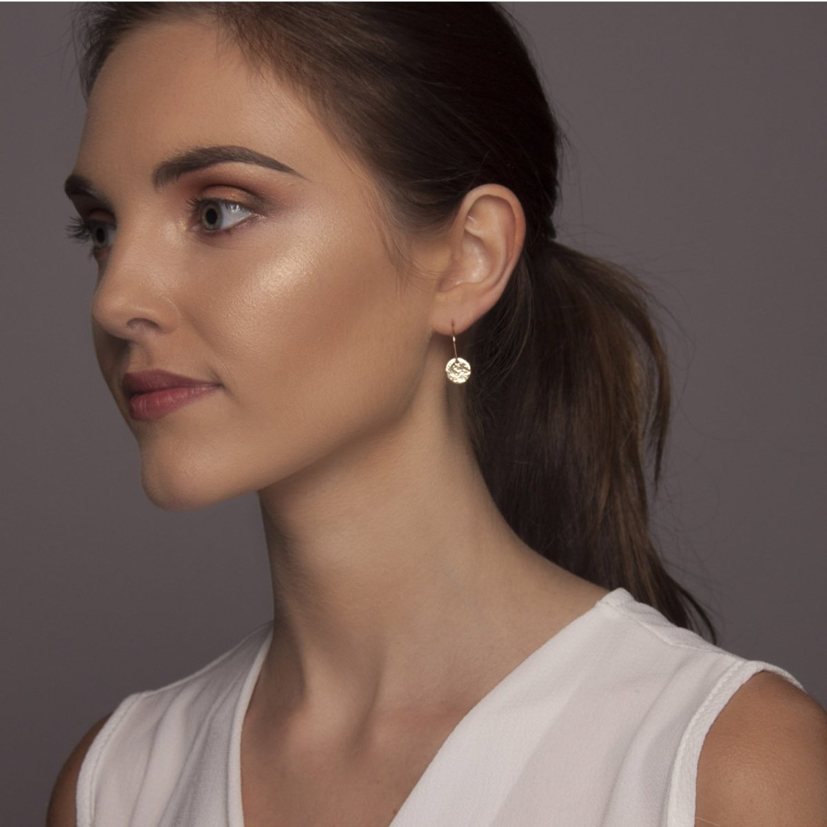 Dainty Hammered Disc Earrings in Gold - Lulu + Belle Jewellery