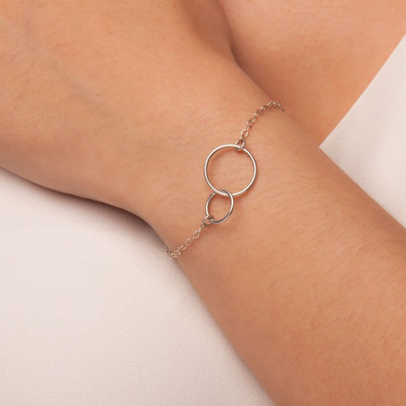 Intertwined Circles Bracelet in Silver - Lulu + Belle Jewellery